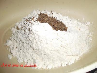 Galletas de tomates secos y albahaca