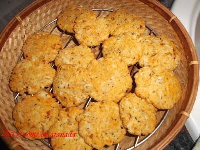 Galletas de tomates secos y albahaca