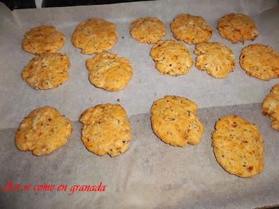 Galletas de tomates secos y albahaca