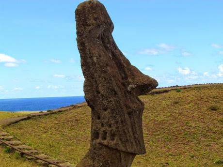 Los gigantes dormidos del Volcán. Rapa Nui