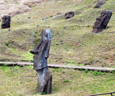 Los gigantes dormidos del Volcán. Rapa Nui