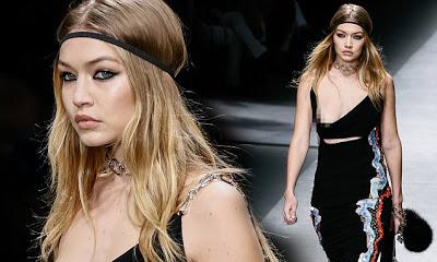 Gigi Hadid, saca a lola, en desfile de Versace