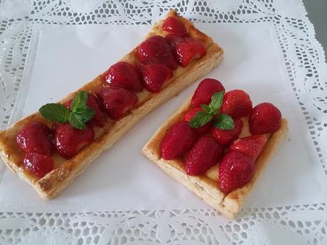 BANDA DE CREMA Y FRESAS