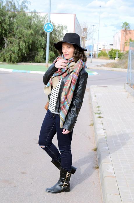 Leather and stripes_look_mivestsidoazul (4)