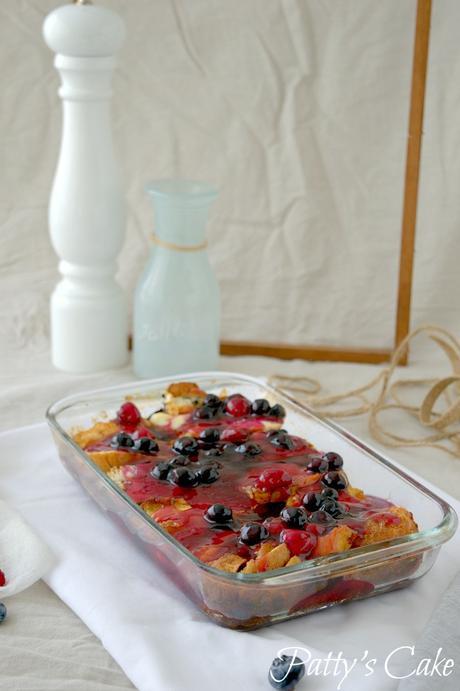 Tostadas francesas (French toasts) con arándanos y frambuesas, desayuno a cuerpo de rey