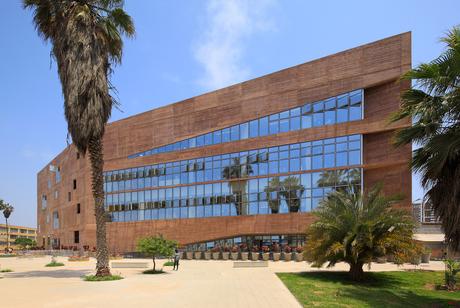 Biblioteca de la PUCP en Lima, Perú