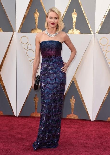 Noami Watts en la alfombra roja de los Oscars - Foto: Gtres Online