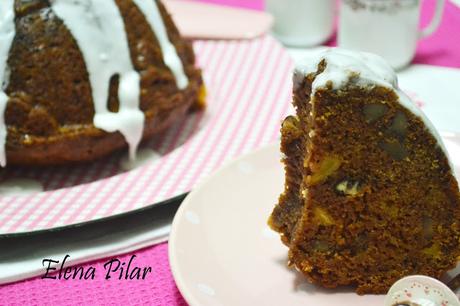 Bundt cake de manzana y nueces pecanas