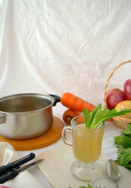 Caldo de pollo casero, como el de casa, ninguno