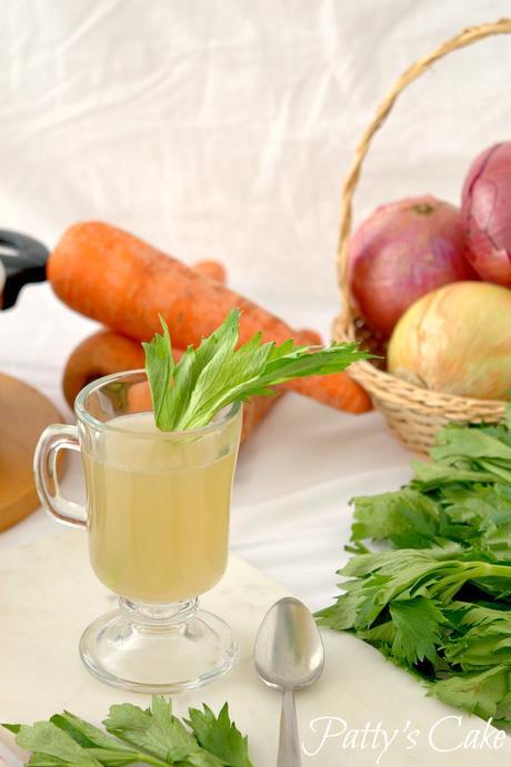 Caldo de pollo casero, como el de casa, ninguno