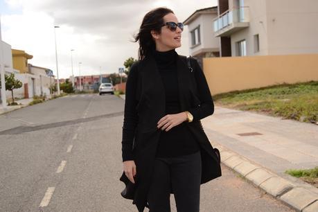 black-outfit-zara-suede-vest-street-style