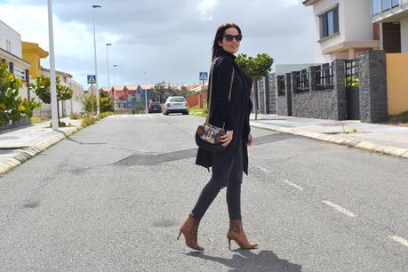 black-total-look-street-style