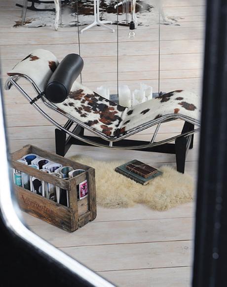 Marzo: Chaise Longue LC4