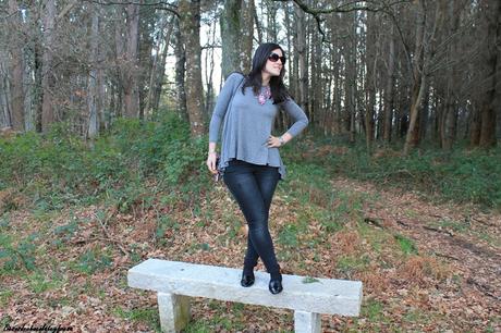 New t-shirt & etnic clutch