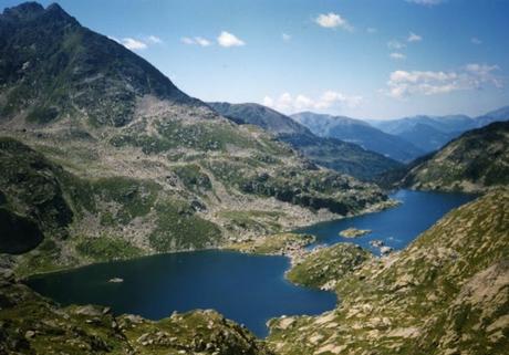 LAGOS Y LAGUNAS. TIPOS DE LAGOS SEGÚN SU ORIGEN