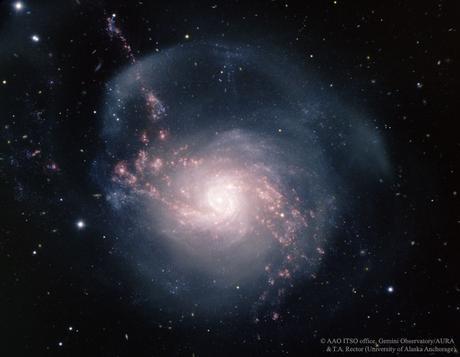 La galaxia espiral starburst NGC 3310 con Gemini Norte