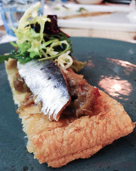 Coca de Sardina Nou Cal Ramonet baco y boca