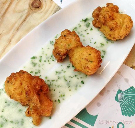 buñuelos de bacalao en Nou Cal Ramonet baco y boca
