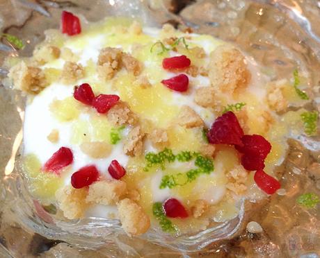 Yogur con glaseado de piña salada Nou Cal Ramonet baco y boca