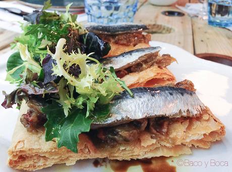 Coca de Sardinas Nou Cal Ramonet baco y boca