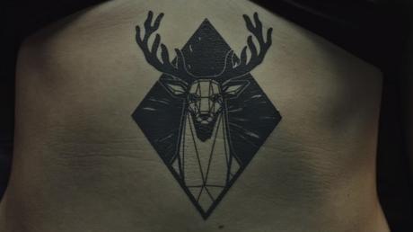 Jägermeister lanza el primer spot de animación hecho con tatuajes reales hunt or be hunted tiempodepublicidad