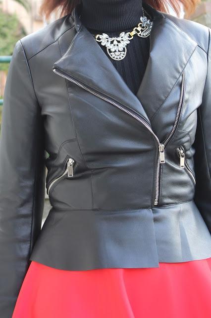 MIS LOOKS - FALDA ROJA Y COLLAR DE DRESSLINK MIS LOOKS - FALDA ROJA Y COLLAR DE DRESSLINK