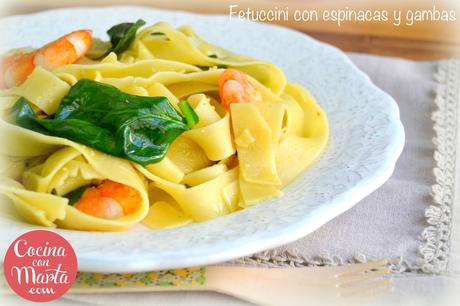 Fetuccini con espinacas y gambas, langostinos, pasta al punto, ajo, perejil, pasta, tallarines, pasta fresca, para niños, fácil, rápida, cocina con marta