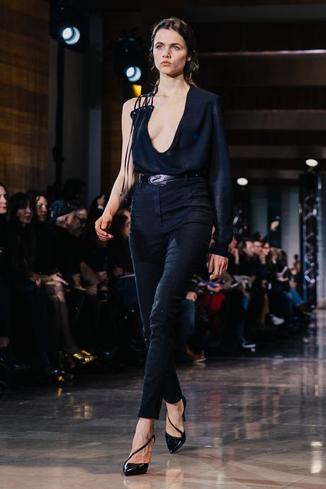 Paris_Fashion_Week-PFW-Anthony_Vaccarello_Fall_2016-Runway-33