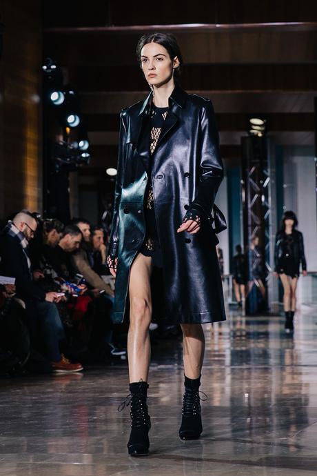 Paris_Fashion_Week-PFW-Anthony_Vaccarello_Fall_2016-Runway-48