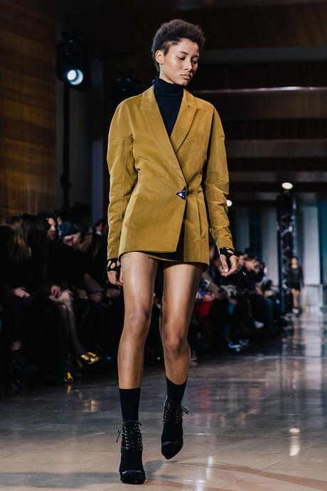 Paris_Fashion_Week-PFW-Anthony_Vaccarello_Fall_2016-Runway-14