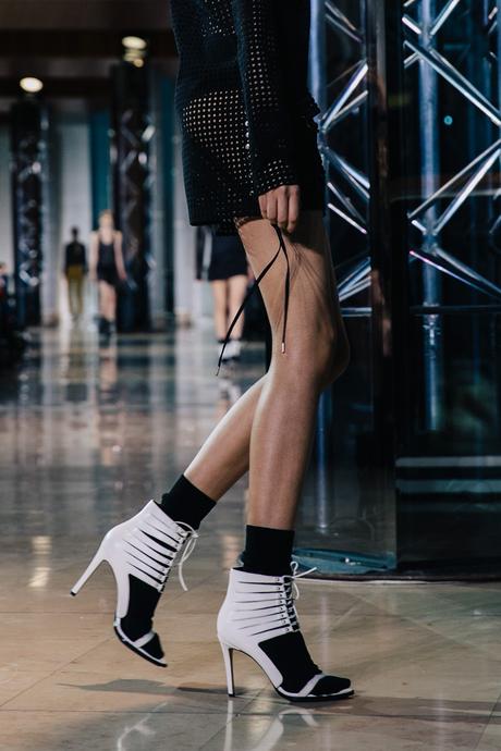 Paris_Fashion_Week-PFW-Anthony_Vaccarello_Fall_2016-Runway-17