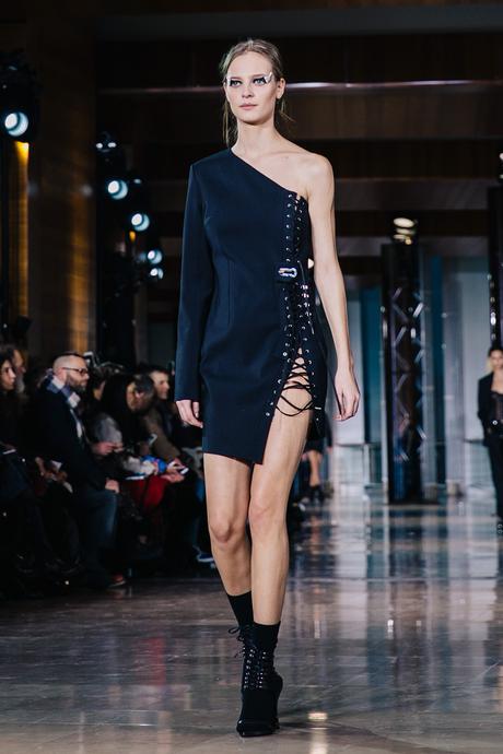 Paris_Fashion_Week-PFW-Anthony_Vaccarello_Fall_2016-Runway-9