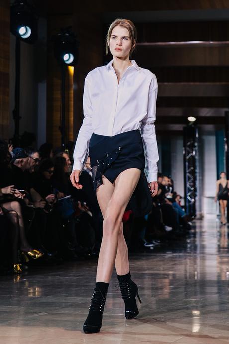 Paris_Fashion_Week-PFW-Anthony_Vaccarello_Fall_2016-Runway-22