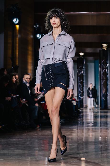 Paris_Fashion_Week-PFW-Anthony_Vaccarello_Fall_2016-Runway-2