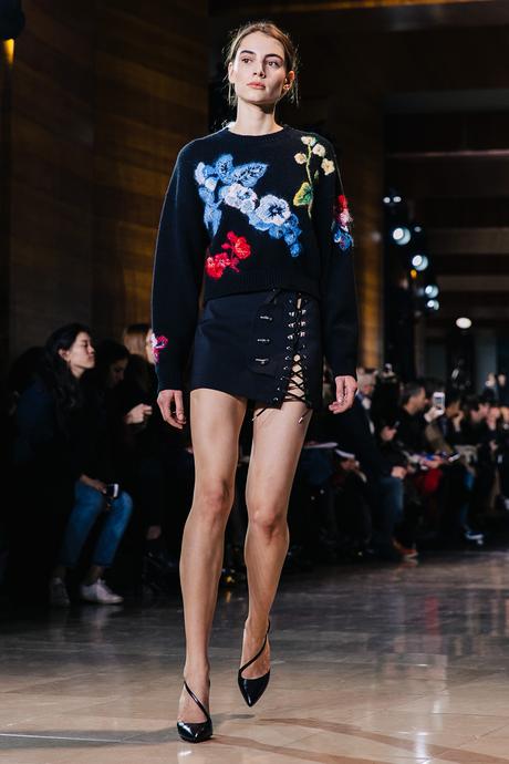 Paris_Fashion_Week-PFW-Anthony_Vaccarello_Fall_2016-Runway-32