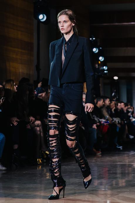 Paris_Fashion_Week-PFW-Anthony_Vaccarello_Fall_2016-Runway-24