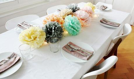 2 mesas para decorar de forma original y sobre todo FÁCIL con pompones de seda