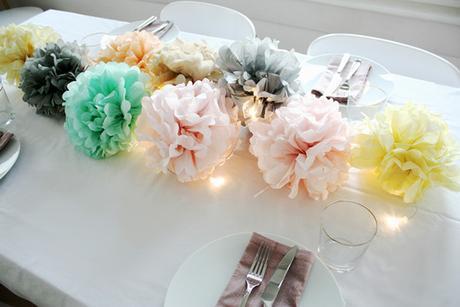 2 mesas para decorar de forma original y sobre todo FÁCIL con pompones de seda