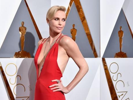 La alfombra roja de los Oscar 2016: Charlize Theron, la más sexi