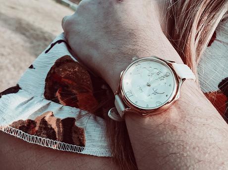 BROWN FLOWERS BROWN FLOWERS