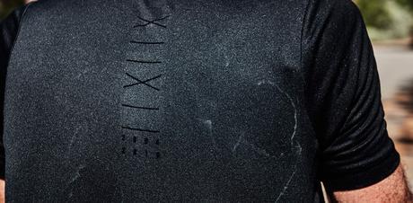 Después de 12 años de su lanzamiento, Rapha actualiza su maillot Classic con muy interesantes características Después de 12 años de su lanzamiento, Rapha actualiza su maillot Classic con muy interesantes características