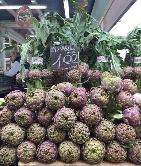 Carciofi alla giudea o alcachofas enteras fritas al estilo judeo-romano