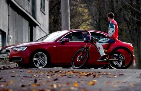 Aaron Gwin protagonista del nuevo anuncio de Audi