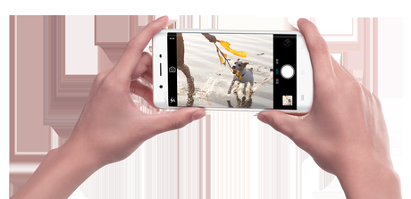 El Vivo Xplay5 puede parecer muy similar al S6 Edge y al iPhone, pero es el primer móvil con hasta 6GB de RAM