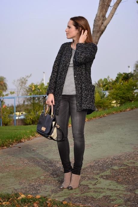 animal-print-coat-outfit grey-animal-print-coat-streetstyle