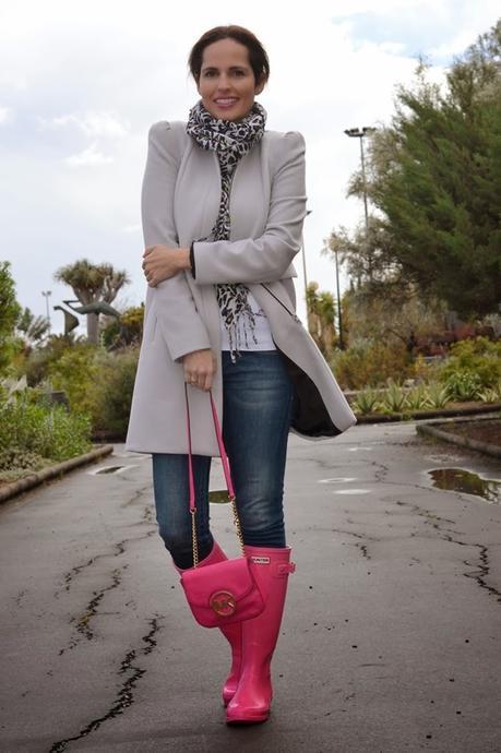 hunter-outfit hunter-outfit-grey-coat-street-style