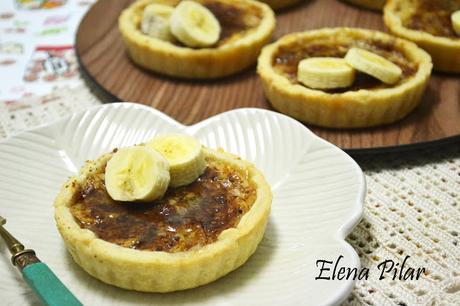 Tartaletas de queso, plátano y miel