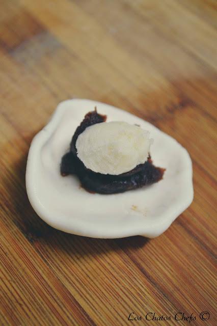 Goma dango con pasta de judía roja y plátano