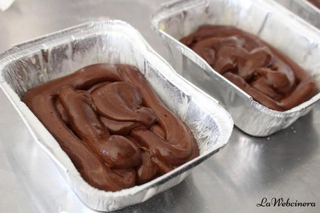 Coca de magdalena de chocolate