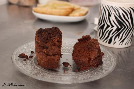 Coca de magdalena de chocolate